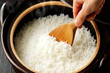 நோய்களுக்கு தீர்வாக பழைய சாதம்- தினமும் சாப்பிடலாமா? அவசியம் தெரிஞ்சிக்கோங்க