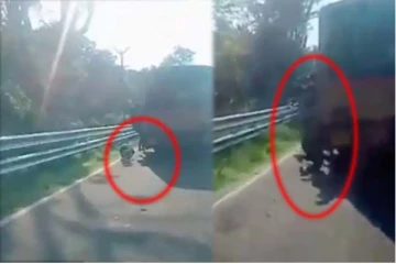 சென்று கொண்டிருந்த பேருந்திலிருந்து அடுத்தடுத்து விழுந்த மாணவர்கள்! அதிர்ச்சி காட்சி