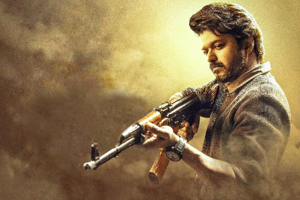 தளபதி விஜய் அவரின் பள்ளி ஆசிரியருடன் இருக்கும் இந்த அன்சீன் புகைப்படத்தை பார்த்துள்ளீர்களா! | Vijay Unseen School Picture
