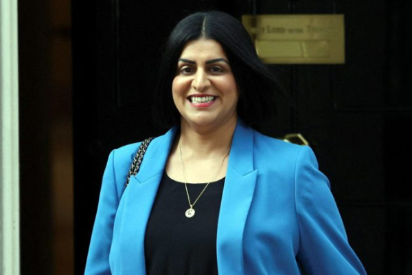 சட்டவிரோத புலம்பெயர்ந்தோரின் நகைகளை பறிமுதல் செய்ய பிரித்தானியா திட்டம் | Uk Plan To Seize Small Boat Migrants Jewellery சட்டவிரோத புலம்பெயர்ந்தோரின் நகைகளை பறிமுதல் செய்ய பிரித்தானியா திட்டம் | Uk Plan To Seize Small Boat Migrants Jewellery