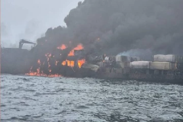 பிரித்தானியாவில் நடுக்கடலில் நேருக்கு நேர் மோதிய கப்பல்கள் ; 32 பேர் காயம்!