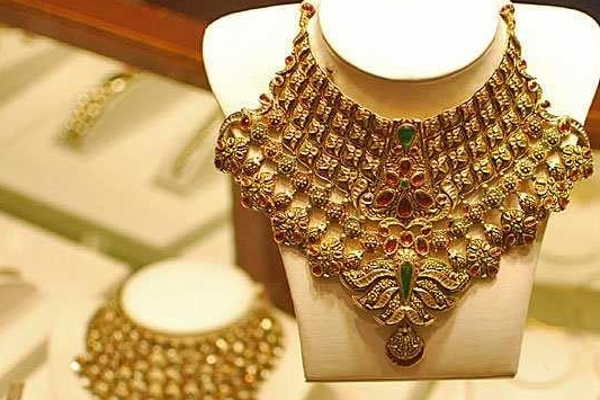 இன்று இல்லத்தரசிகளை குளிர்வித்த தங்கவிலை! | Today The Housewives Are Cool Gold Prices
