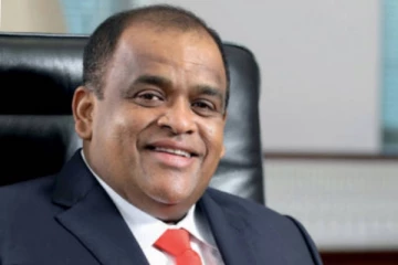 මුළු රටම බලාසිටි ධම්මික පෙරේරා අද කරන්න යන දේ මෙන්න..