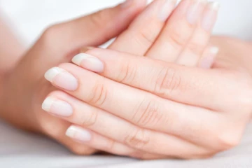 உங்கள் நகங்களில் இப்படி தென்பட்டால் உயிருக்கே ஆபத்து! ஜாக்கிரதை