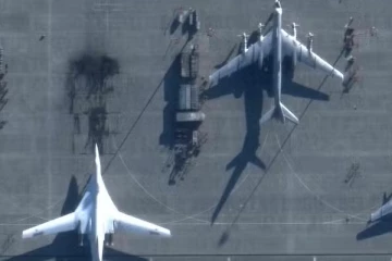 ரஷ்ய விமானத் தளத்தின் மீது உக்ரைன் தாக்குதல்