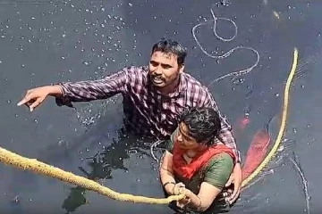 கூவத்தில் விழுந்த மனநலம் பாதித்த இளம்பெண்.. காப்பாற்றிய ஆட்டோ ஓட்டுநர்