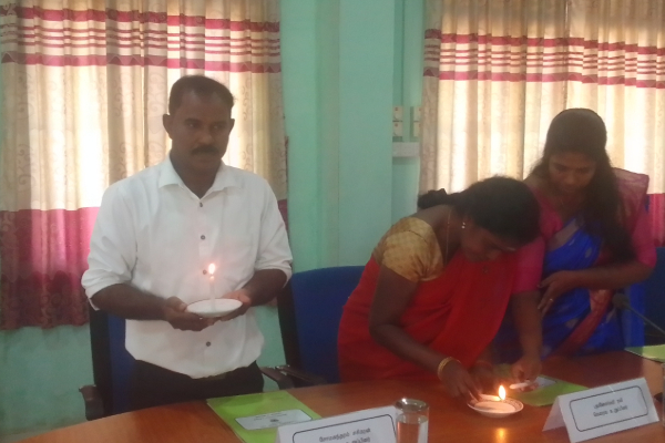 மாவீரர் துயிலுமில்லத்தில் அஞ்சலி செலுத்திய சிறிதரன் எம்.பி. | Mp Siridarans Visit To Sampur Thuylumillam