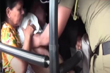 வரிசையில் காத்திருந்து உயிரிழந்த கணவனின் இழப்பை ஏற்க மறுக்கும் மனைவி!இலங்கையில் தொடரும் அவலம்