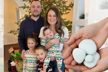 உயிரிழந்த குழந்தையின் சாம்பலை கற்களாக மாற்றி வாழும் தம்பதி