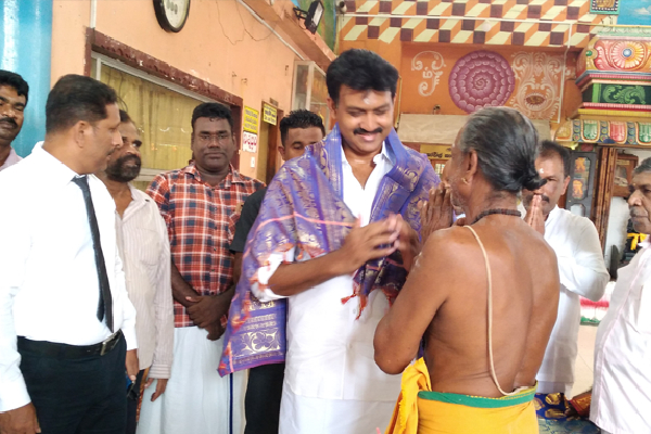 கிழக்கின் புதிய ஆளுநர் திருக்கோணேஸ்வரத்தில் வழிபாடு | Worship At Thirukoneswaram The New Governor East
