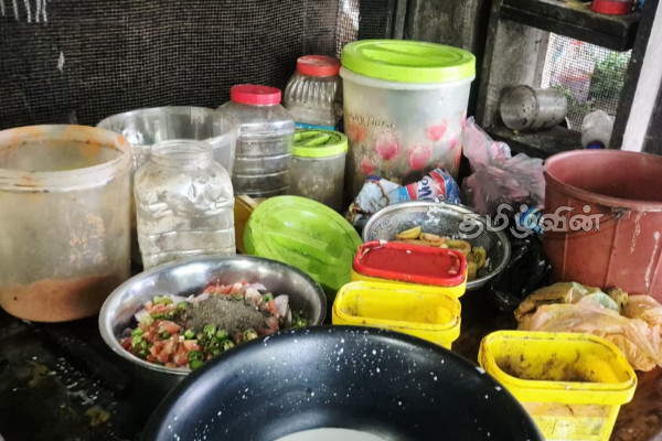 உணவகத்தில் சுகாதார சீர்கேடு் : அதிரடி காட்டிய சுகாதார பரிசோதகர் | Health Violations Restaurant Inspector Take Action