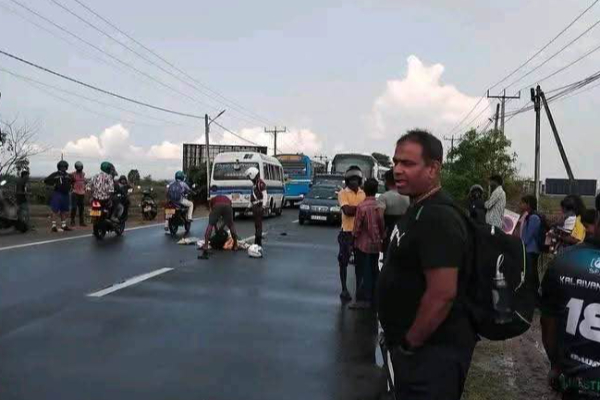 யாழில் இடம்பெற்ற கோர விபத்து; பறிபோன இளைஞனின் உயிர் | Youth Dies In Horrific Accident In Jaffna