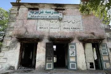 தீயிட்டு கொளுத்தப்பட்ட 100 ஆண்டுகள் பழமையான நூலகம்: இந்தியாவில் சம்பவம்