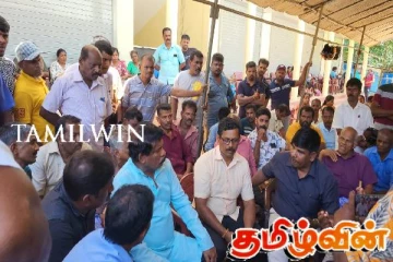 கிளிநொச்சி சேவைச் சந்தை விவகாரம்: வியாபாரிகளை சந்தித்த கடற்றொழில் அமைச்சர்