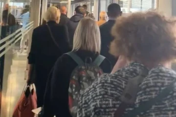 பிரான்ஸில் விமான நிலையங்களில் இருந்து மக்கள் திடீரென்று வெளியேற்றம்: உயர் எச்சரிக்கையில் ஐரோப்பா