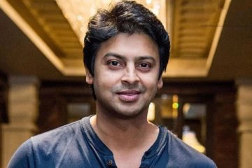 நடிகர் ஸ்ரீகாந்திற்கு இவ்வளவு பெரிய மகள் இருக்கிறாரா? புகைப்படம் இதோ