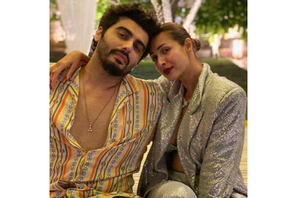 விபத்தில் சிக்கிய பிரபல பாலிவுட் நடிகையின் தற்போதைய நிலை என்ன? | Malaika Arora Met With An Accident