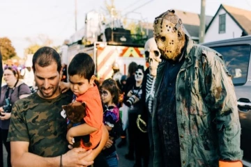 சில நாட்களே உயிர் வாழப் போகும் சிறுவனுக்காக கனேடிய மக்களின் நெகிழ்ச்சி செயல்