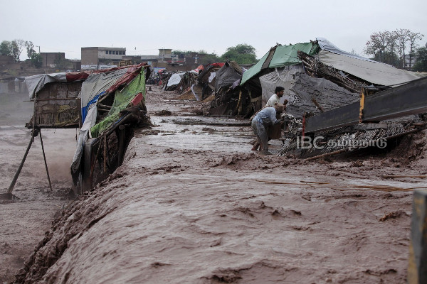 பாகிஸ்தானில் மழை வெள்ளத்தால் 1000-க்கும் மேற்பட்டோர் உயிரிழப்பு | 1000 People Death Due To Floods Pakistan
