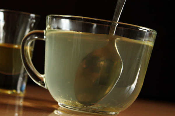 வெந்நீருடன் இதை ஒரு சொட்டு விட்டு தினமும் வெறும் வயிற்றில் குடிங்க....எடையை சட்டுனு குறைக்கலாம்! | Honey With Warm Water Weight Loss