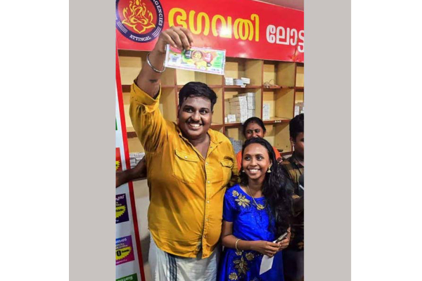 மகனின் உண்டியலால் கோடீஸ்வரரான தந்தை! நடந்த அதிசயம் தான் என்ன? | Daughter Piggy Bank Money Autodriver Millinionaire