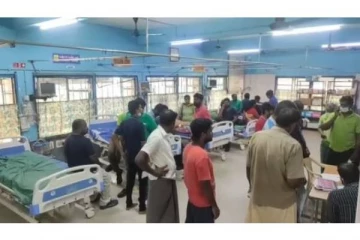 தனியார் நிறுவன பேருந்தும் லாரியும் மோதி விபத்து - 20 பேர் காயம்..!