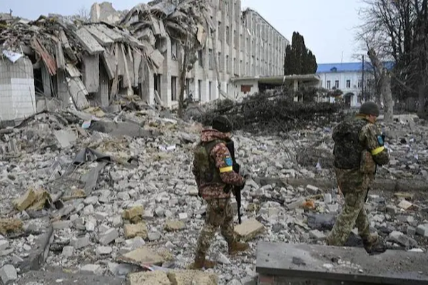 உத்தரவாதம் வழங்கப்படாத ரஷ்யாவின் போர்நிறுத்தம்- நகரை விட்டுத் தப்பிக்க முண்டியடிக்கும் ஆயிரக்கணக்கானோர்! - ஐபிசி தமிழ்