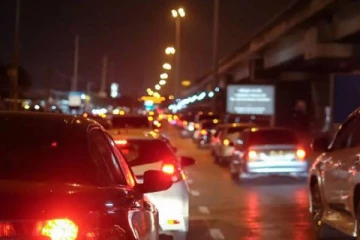 கட்டுநாயக்க அதிவேக நெடுஞ்சாலையில் நிலவும் கடும் வாகன நெரிசல்!