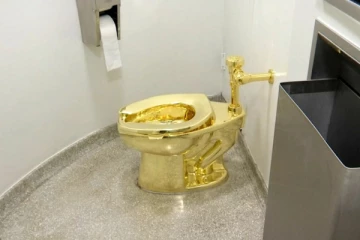 டாய்லெட்டை திருடி பல கோடி சம்பாதித்த கொள்ளையர்கள் - எப்படி தெரியுமா?