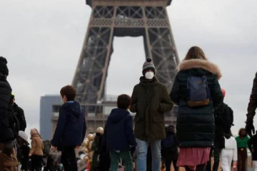 பிரான்ஸில் ஒரே நாளில் புதிய உச்சம் தொட்ட கொரோனா பாதிப்பு! இத்தனை பேரா?