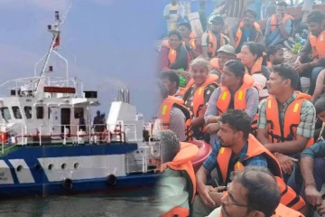 நெடுந்தீவு படகு சேவைகள் முடக்கம்: கடலில் தத்தளித்த குமுதினி