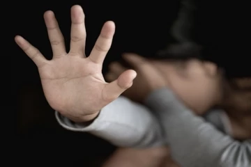 9 வயது சிறுமிக்கு தாயாரால் நேர்ந்த கொடூரம்