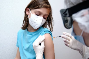 இலங்கையில் 12 - 15 க்குட்பட்டோருக்கும்  தடுப்பூசி!