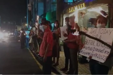 இன்றும் தொடர்கிறது மக்கள் போராட்டம்! பேருவளையில் குழுமிய மக்கள்