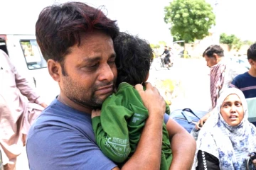 பிள்ளைகளின் சிகிச்சைக்காக இந்தியாவில் தங்க அனுமதி கோரியுள்ள பாகிஸ்தான் தந்தை