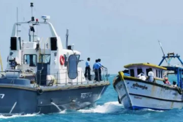 யாழ்.கடற்பரப்பில் அத்துமீறி மீன்பிடியில் ஈடுபட்ட 16 இந்திய கடற்றொழிலாளர்கள் கைது