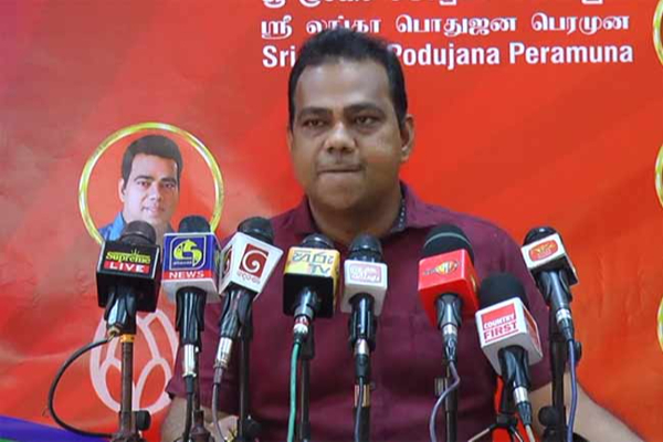 பசில் ராஜபக்ச பிரதமர் பதவிக்கு பொருத்தமானவரா? ஆளும் தரப்பிலிருந்து வெளியான கருத்து! - ஐபிசி தமிழ்