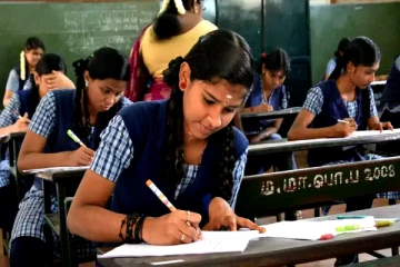 10 ஆம் வகுப்பு பொதுத் தேர்வு இன்று தொடக்கம் - 9.76 லட்சம் மாணவர்கள் தேர்வு எழுதுகின்றனர்