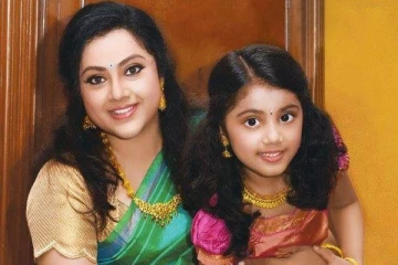 அழகில் அம்மாவை மிஞ்சிய நைனிகா.. இணையத்தில் வைரலாகும் புகைப்படம்