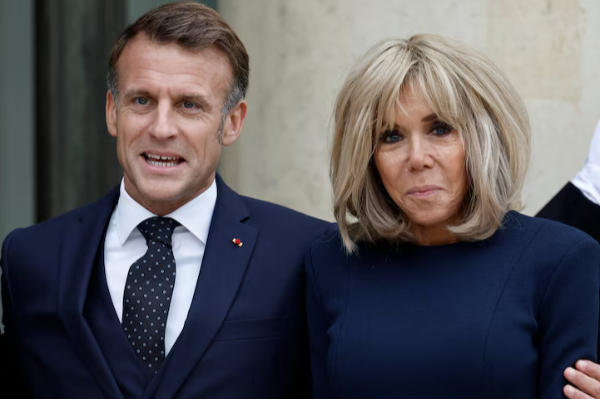 பிரான்ஸ் ஜனாதிபதி மனைவியை ஆண் என கேலி செய்த விவகாரம்: 10 பேர் குற்றவாளிகள் என தீர்ப்பு | France Jail Cyberbullies Target Brigitte Macron பிரான்ஸ் ஜனாதிபதி மனைவியை ஆண் என கேலி செய்த விவகாரம்: 10 பேர் குற்றவாளிகள் என தீர்ப்பு | France Jail Cyberbullies Target Brigitte Macron