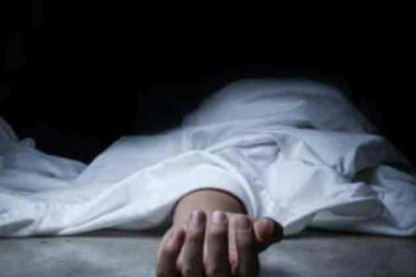 கஞ்சா போதையில் பெண்களுடன் வீட்டிற்குள் அட்டகாசம் ; மகனை துண்டாடிய தந்தை | High On Weed Man Terrorizes Home Kills Son