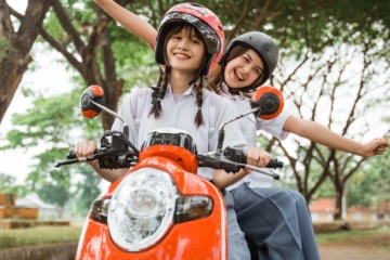 120 வெளிநாட்டினருக்கு சாரதி அனுமதிப் பத்திரம்!