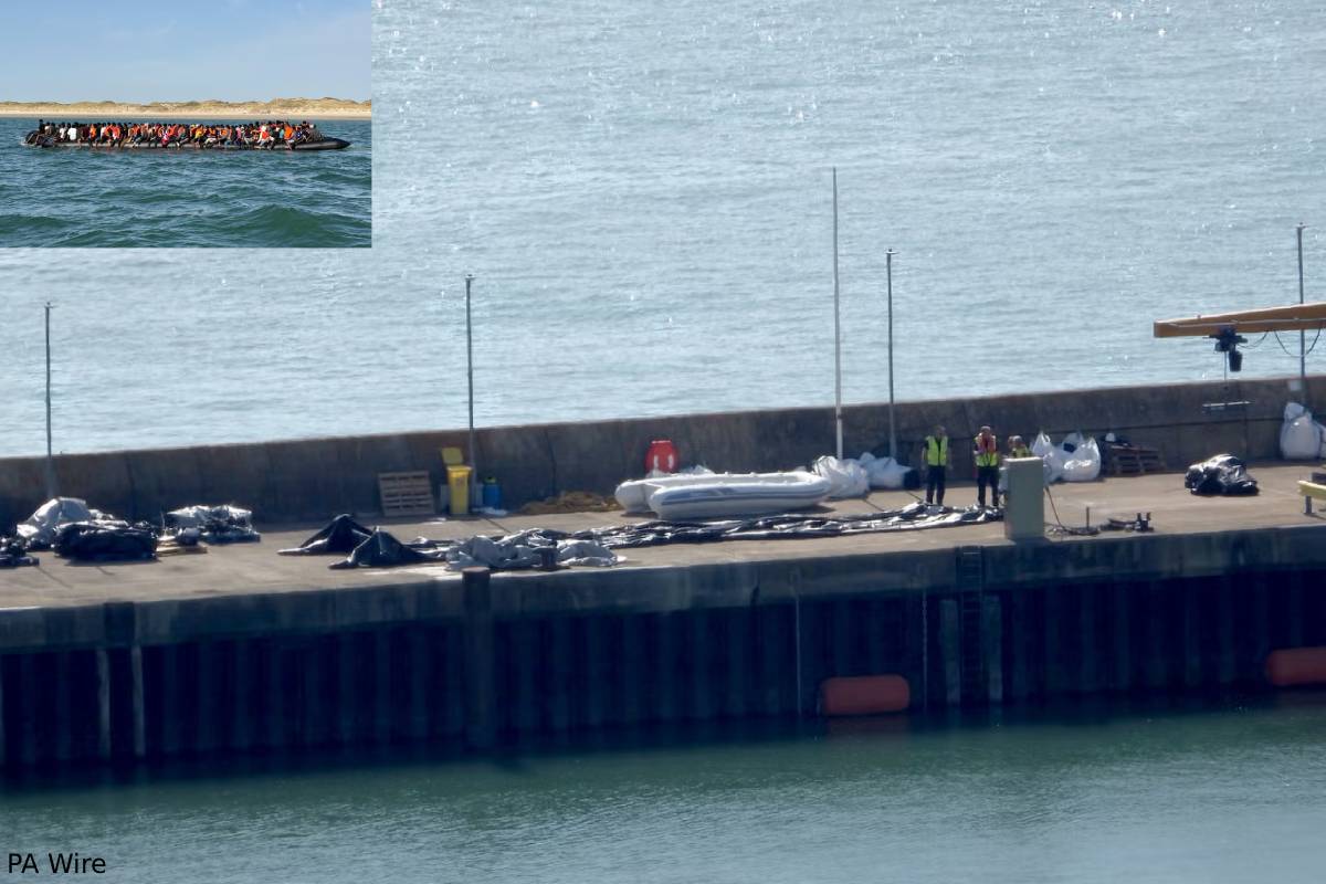 migrant smugglers using mega dinghies to reach uk migrant smugglers using mega dinghies to reach uk