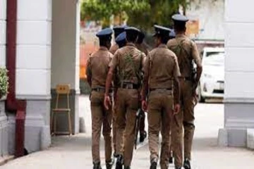 ஆண்களை பாலியல் ரீதியாக துன்புறுத்துவதாக தென்னிலங்கை காவல்துறை அதிகாரி மீதும் குற்றச்சாட்டு