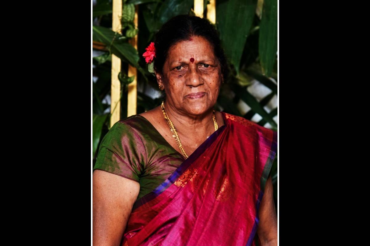 வண்ணக்காவிற்கு நாட்டுப்பற்றாளர் விருது: விடுதலைப் புலிகளின் அரசியல்துறை உயரிய கௌரவம் | Ltte Patriot Award For Gnanapoogothai Vannakka வண்ணக்காவிற்கு நாட்டுப்பற்றாளர் விருது: விடுதலைப் புலிகளின் அரசியல்துறை உயரிய கௌரவம் | Ltte Patriot Award For Gnanapoogothai Vannakka