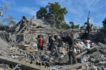 உக்ரைன் மீது ரஷ்யா நடத்திய வான்வழித் தாக்குதல் ; இருவர் பலி