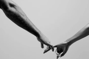 கணவனும் மனைவியும் ஒரே வீட்டில் வாழ்வதால் பிரச்சினைகள்... ட்ரெண்டாகும் புதிய திருமண முறை