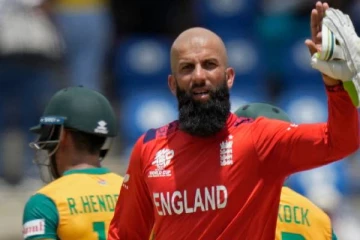சர்வதேச கிரிக்கெட்டில் இருந்து ஓய்வை அறிவித்த இங்கிலாந்து வீரர்