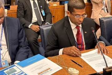 சுரேஷ் சலேவுக்கு ஆதரவாக தொடர் சத்தியாக்கிரகம்