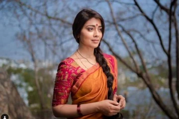 குடும்பத்துடன் நடிகை ஸ்ரேயா தங்கியிருக்கும் 5 Star ஹோட்டலின் ஒருநாள் விலை மட்டுமே இத்தனை லட்சமா?